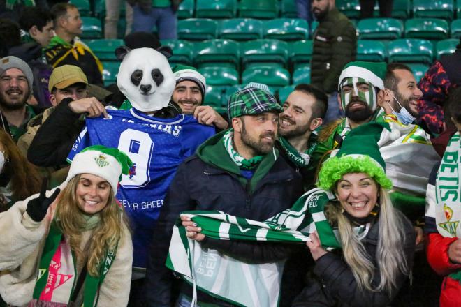 El 'Panda' cumplió su promesa a este aficionado (Foto: Javier Martín)