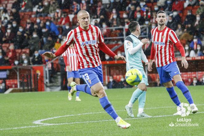 Vasyl Kravets, durante el Real Sporting-Huesca en El Molinón (Foto: LaLiga).
