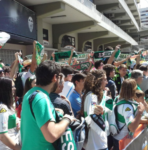 La afición del Elche recibe a su equipo (Foto: Elche CF).