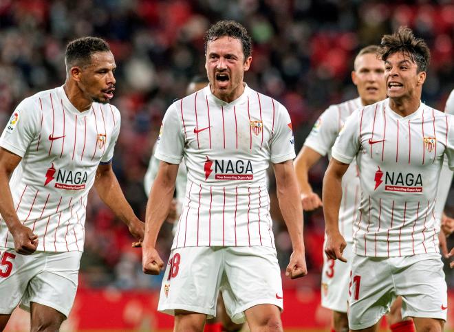 Fernando, Delaney y Óliver Torres celebran el gol del danés en Bilbao (Foto: SFC).