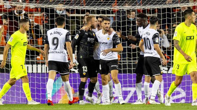 Cillessen en el Valencia - Elche (Foto: Valencia CF)
