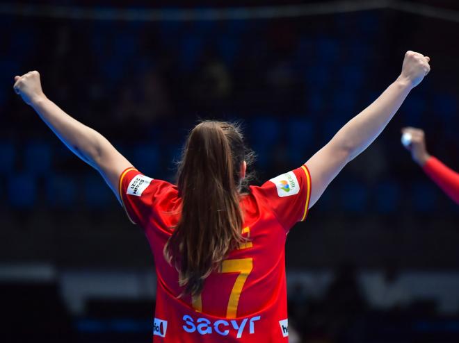 Una jugadora de la Selección española de balonmano (Foto: RFEB).