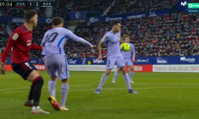 La mano de Busquets antes del gol de Abde.