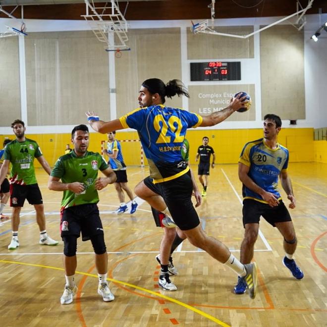 El Fertiberia Puerto Sagunto cae ante el colista el Handbol Esplugues