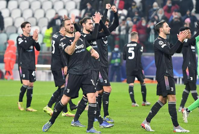 Los jugadores de la Juventus celebran la victoria ante el Malmo (FOTO: EFE).