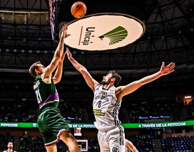 Lance del partido entre Unicaja y Nizhny Novgorod (Foto: @UnicajaCB).