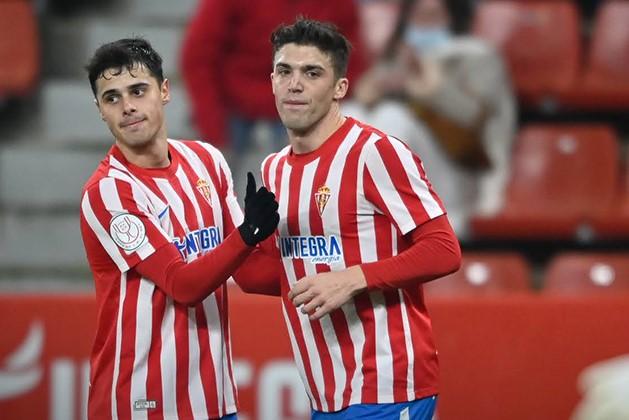Gaspar y Nacho Méndez durante el Sporting-Alcorcón de Copa del Rey (Foto: RSG).