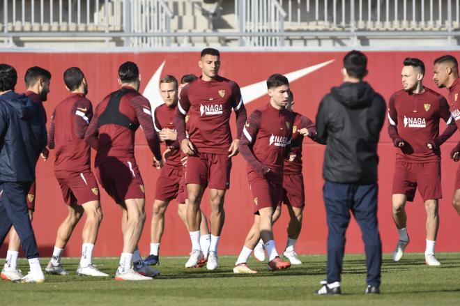 Entrenamiento del Sevilla antes de recibir al Atlético de Madrid.