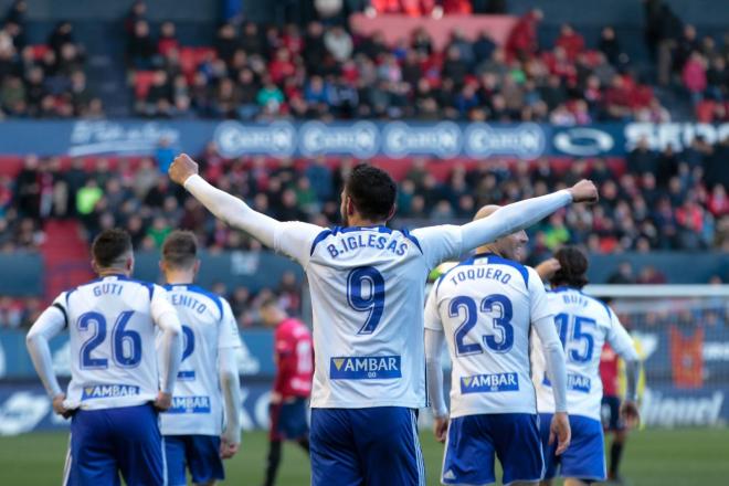 Borja Iglesias celebra un gol con el Real Zaragoza en El Sadar (Foto: Daniel Marzo).