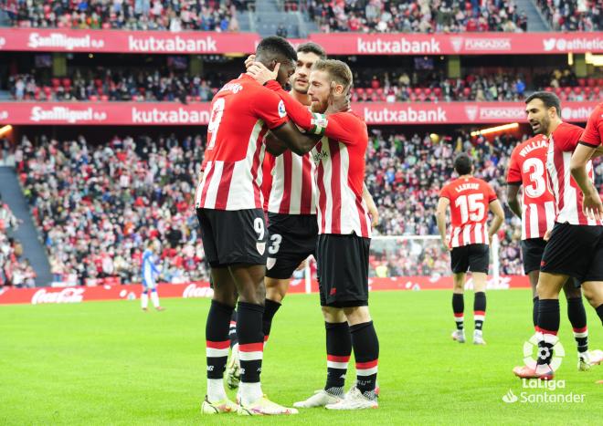 Iñaki Williams celebra con Muniain su gol en el Athletic-Real Betis en San Mamés (Foto: LaLiga).