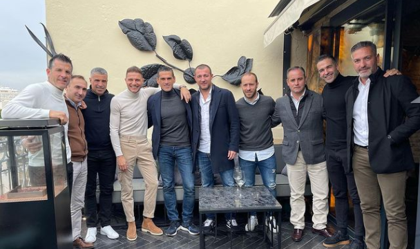 El reencuentro de jugadores del Betis de Champions y excompañeros en el conjunto verdiblanco.