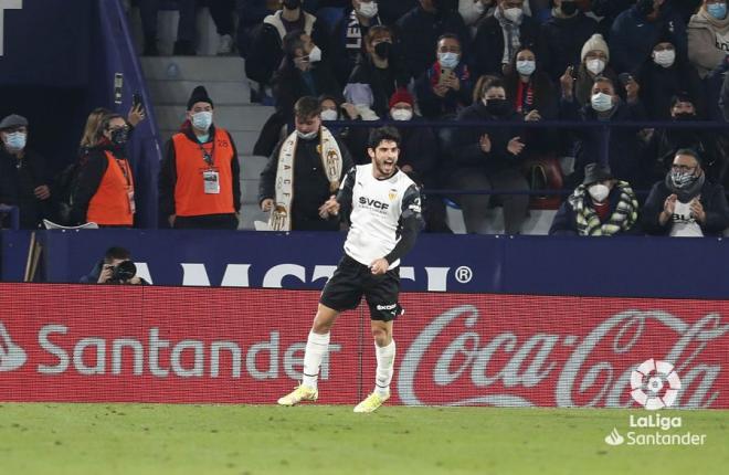 Guedes celebra el 2-1. (Foto: LaLiga)