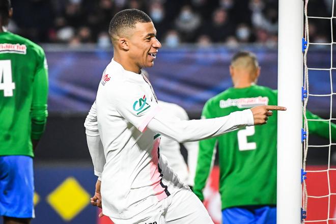 Kylian Mbappé celebra un gol con el PSG (Foto: Cordon Press).