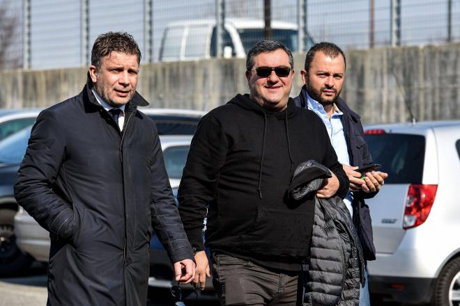Mino Raiola llega a un estadio de la Serie A (FOTO: Cordón Press).