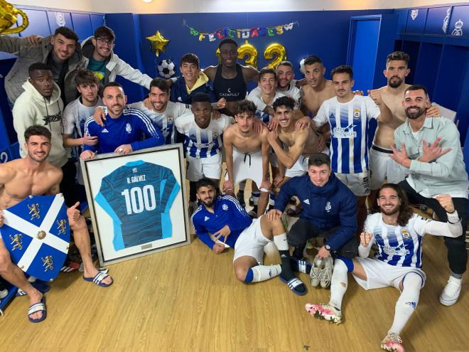 Los jugadores del Recreativo de Huelva celebran la victoria ante la UD Tomares.