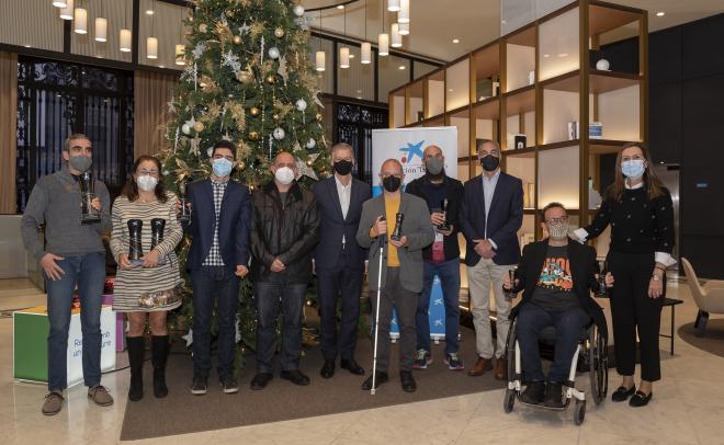 El Medio y Maratón Valencia entregan los trofeos a los ganadores de las categorías con discapacid