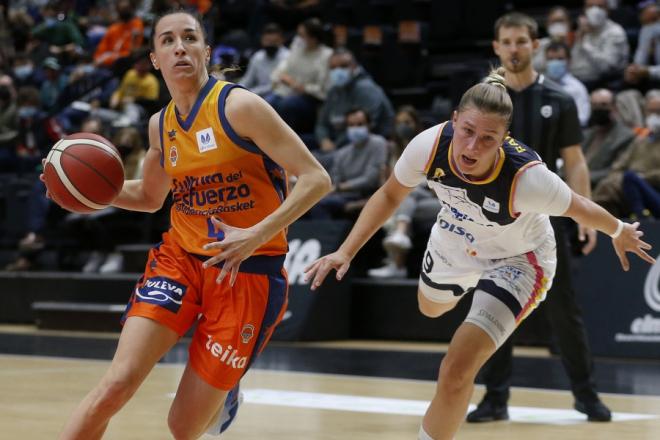 Valencia Basket despide 2021 a lo grande en La Fonteta (88-56)