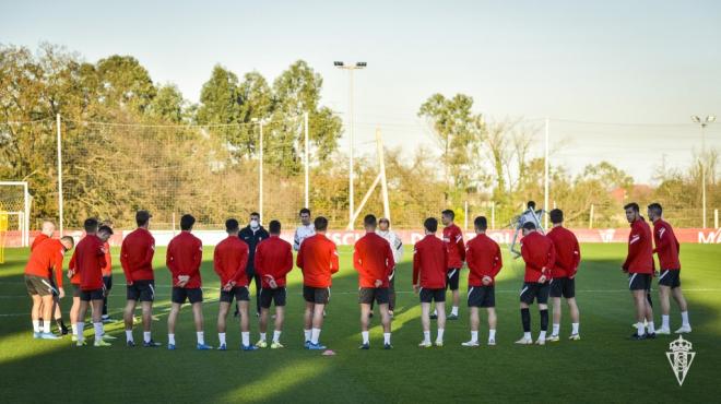 El entrenamiento del Sporting durante el brote de coronavirus de la plantilla.