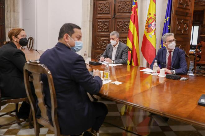 Economía y Urbanismo piden los papeles del Nou Mestalla y el Valencia aprueba el primer examen