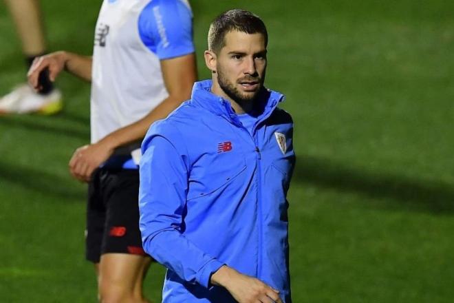 El central Iñigo Martínez en un entrenamiento en Lezama (Foto: Athletic Club).