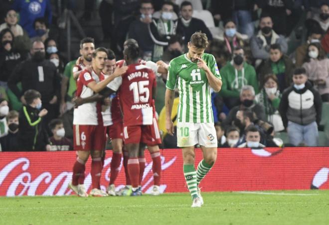 Canales lamenta uno de los goles de Aspas en el Betis-Celta (Foto: Kiko Hurtado).