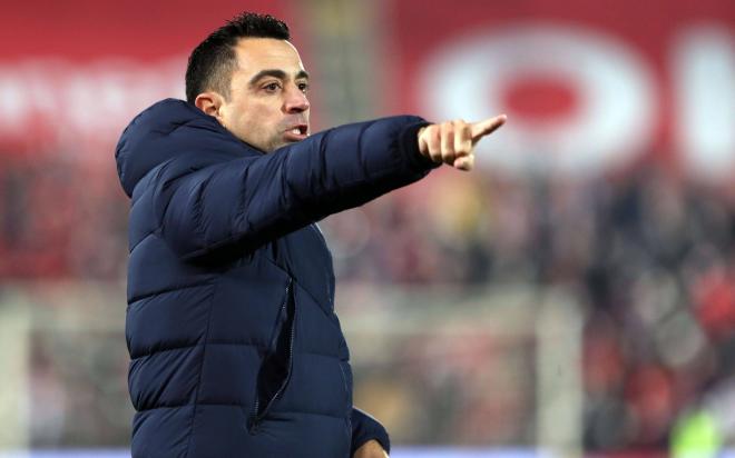 Xavi Hernández da indicaciones en el Mallorca-Barcelona (Foto: Cordon Press).