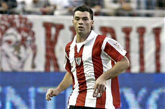 Urko Arroyo, ahora en el Mancha Real, jugando un partido con el Athletic Club de Bilbao.