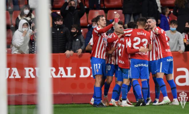 El Sporting celebra un gol ante el Villarreal (Foto: RSG).