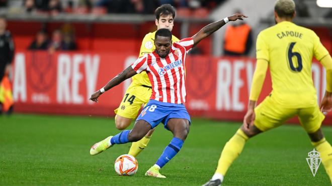 El Puma Rodríguez, durante el Sporting-Villarreal de Copa del Rey (Foto: Real Sporting).