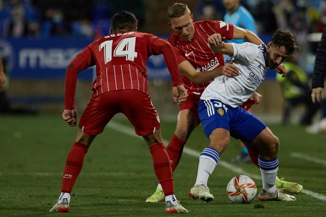 Ángel López ante el Sevilla en Copa del Rey (Foto: Daniel Marzo).