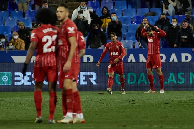 Celebración del gol de Rafa Mir en La Romareda (Foto: Daniel Marzo).