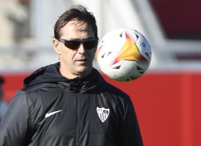 Lopetegui, en el entrenamiento de este viernes (Foto: Kiko Hurtado).