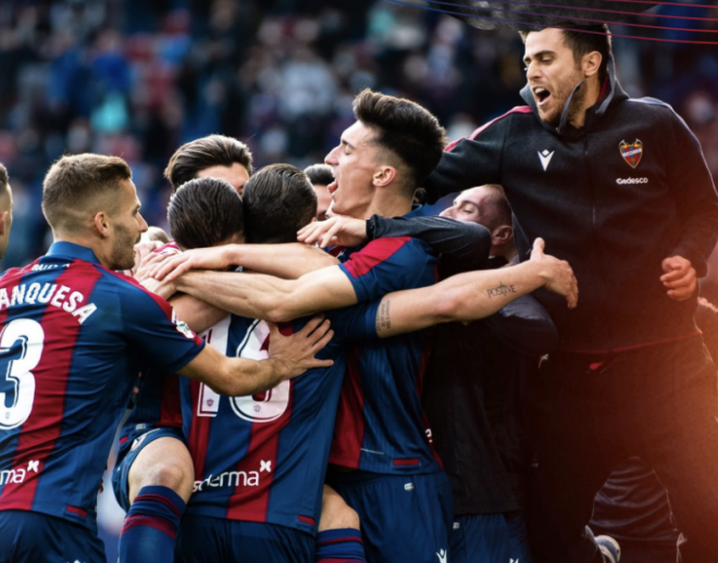 Lisci y el equipo celebran el gol ante el Mallorca.
