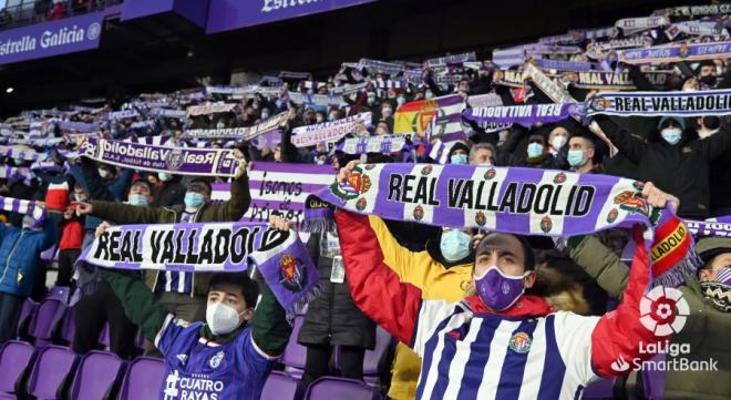 La afición del Real Valladolid, en el duelo ante el Burgos CF (Foto: LaLiga).