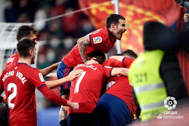Celebración de Osasuna tras un gol al Cádiz (Foto: LaLiga Santander).