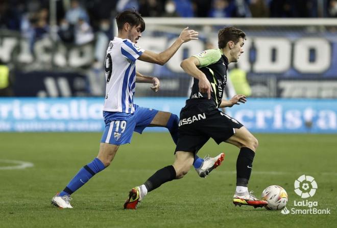 Jozabed, en un lance del Málaga-Sporting (Foto: LaLiga).