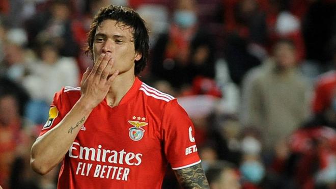 Darwin Núñez, celebrando un gol con el Benfica.