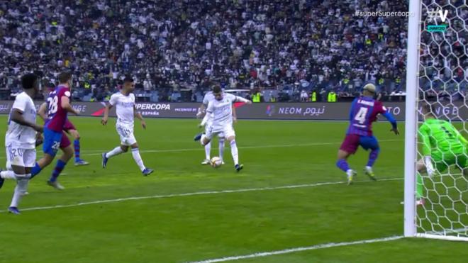 Fede Valverde marca el 2-3.