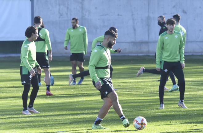 Fekir en el entrenamiento del Real Betis (Foto: Kiko Hurtado)