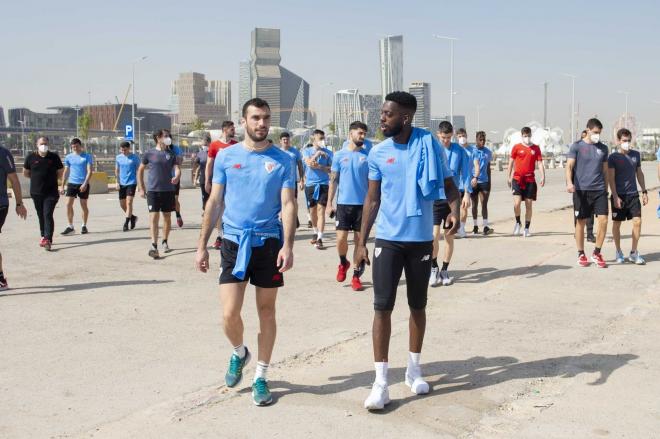 Lekue e Iñaki Williams, paseando por Riyadh antes de jugar la Supercopa (Foto: Athletic Club).