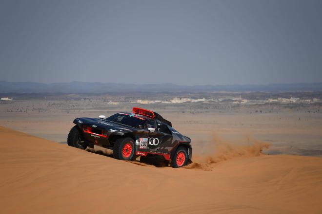 Peterhansel, en una etapa del Dakar (FOTO: Cordón Press).