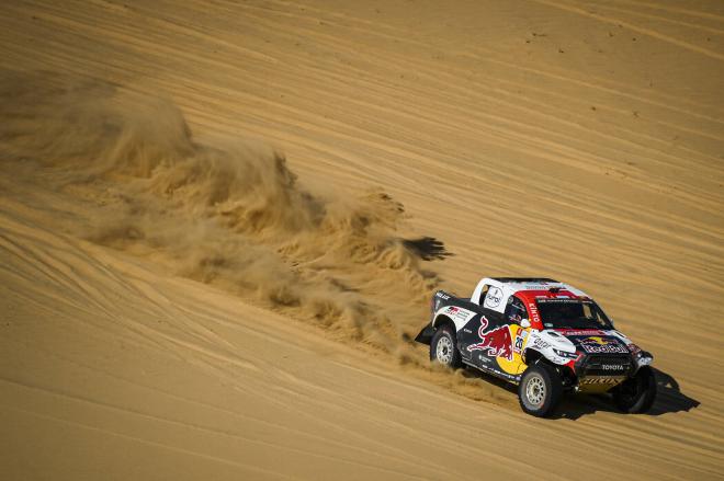 Al-Attiyah, en una etapa del Dakar (FOTO: Cordón Press).
