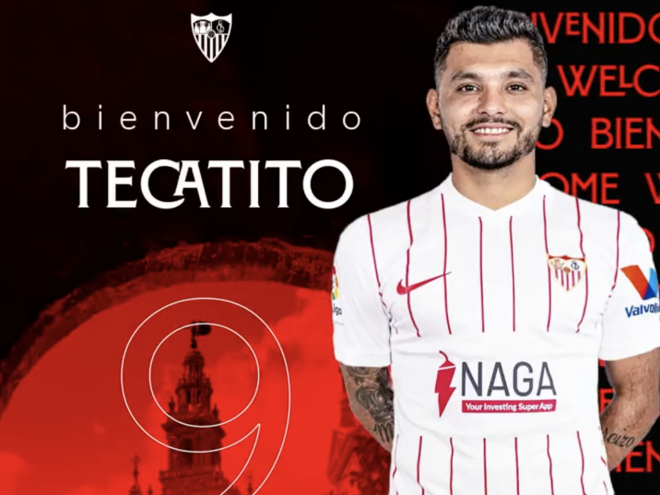 Tecatito posa con la camiseta del Sevilla.