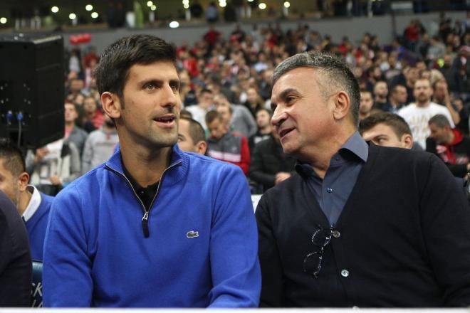 Novak Djokovic, junto a su padre.