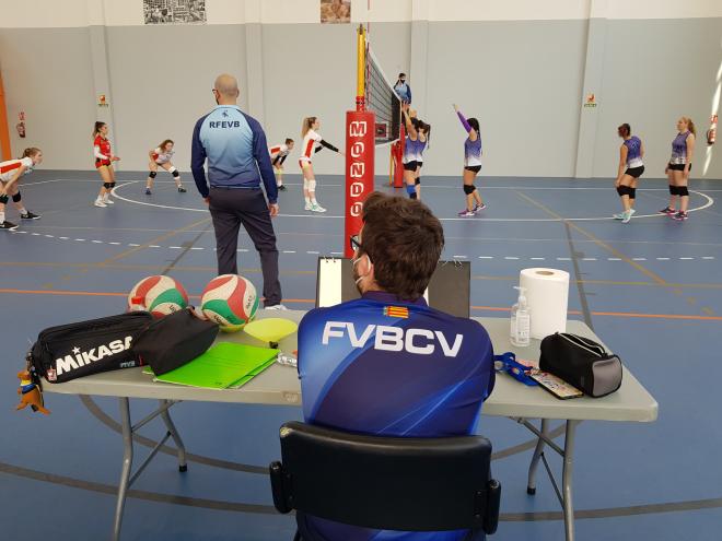 La Federación de Voleibol denuncia amenazas del presidente de los árbitros