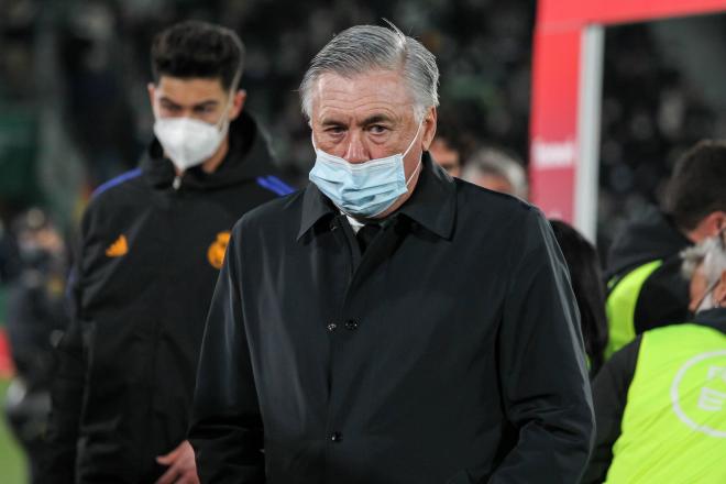 Carlo Ancelotti, antes del Elche-Real Madrid de Copa (Foto: Cordon Press).