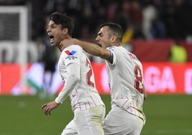 Óliver Torres celebra el gol del empate ante el Celta (Foto: Kiko Hurtado)