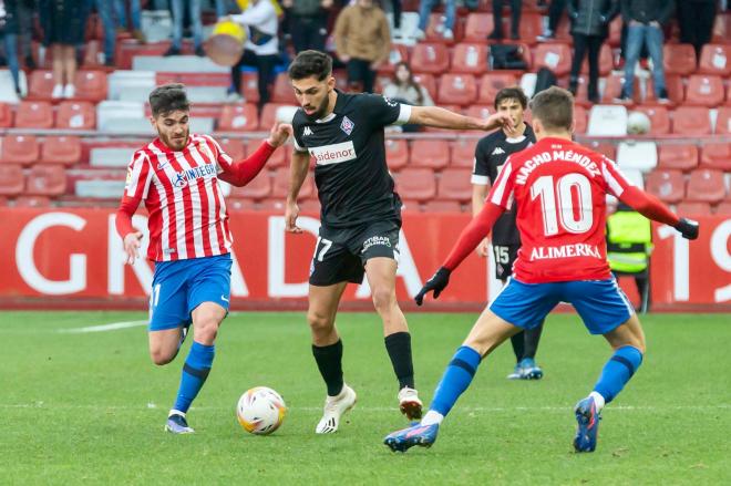Peru Nolaskoain debutaba con la SD Amorebieta en El Molinón contra el Sporting.