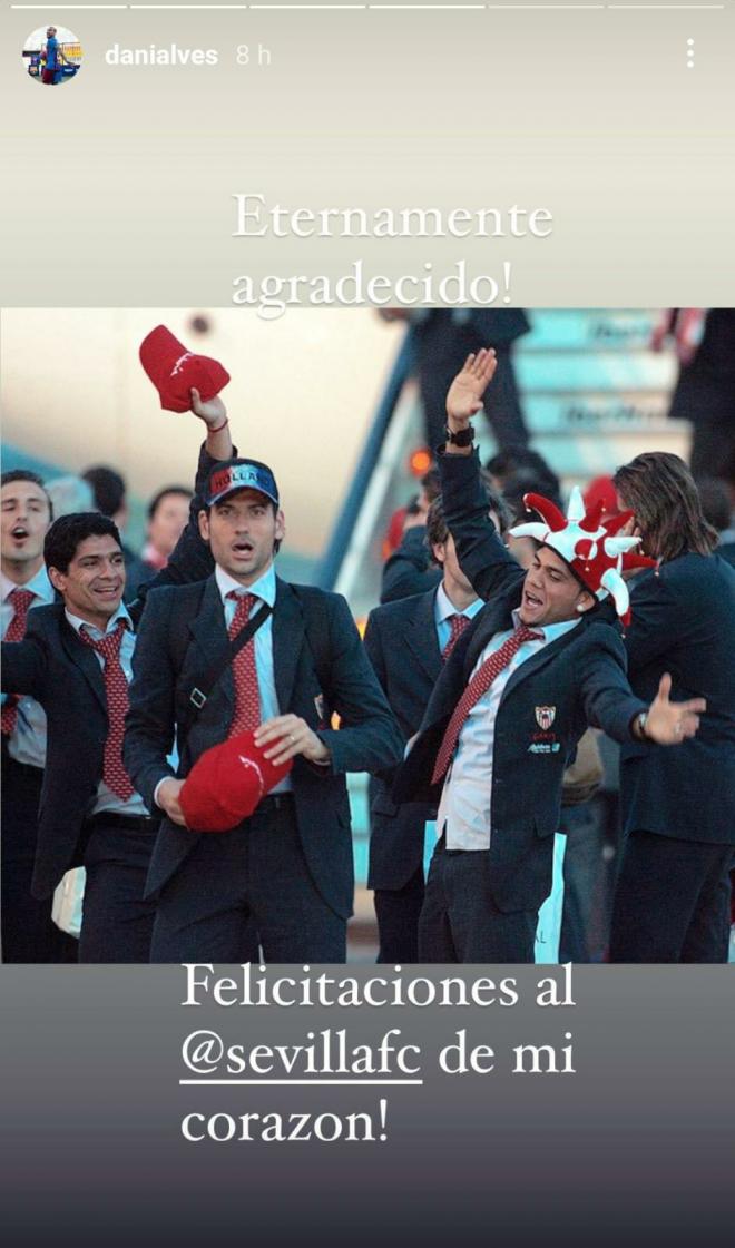La felicitación de Dani Alves al Sevilla FC.