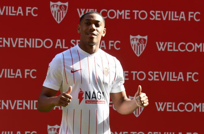 Martial, en su presentación con el Sevilla (Foto: Kiko Hurtado).